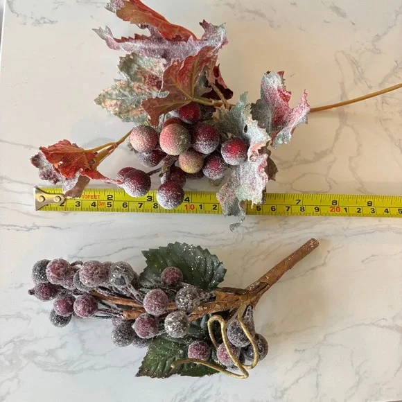 Set of three artificial beaded/ sugared grape vines in purple - Picture 6 of 8